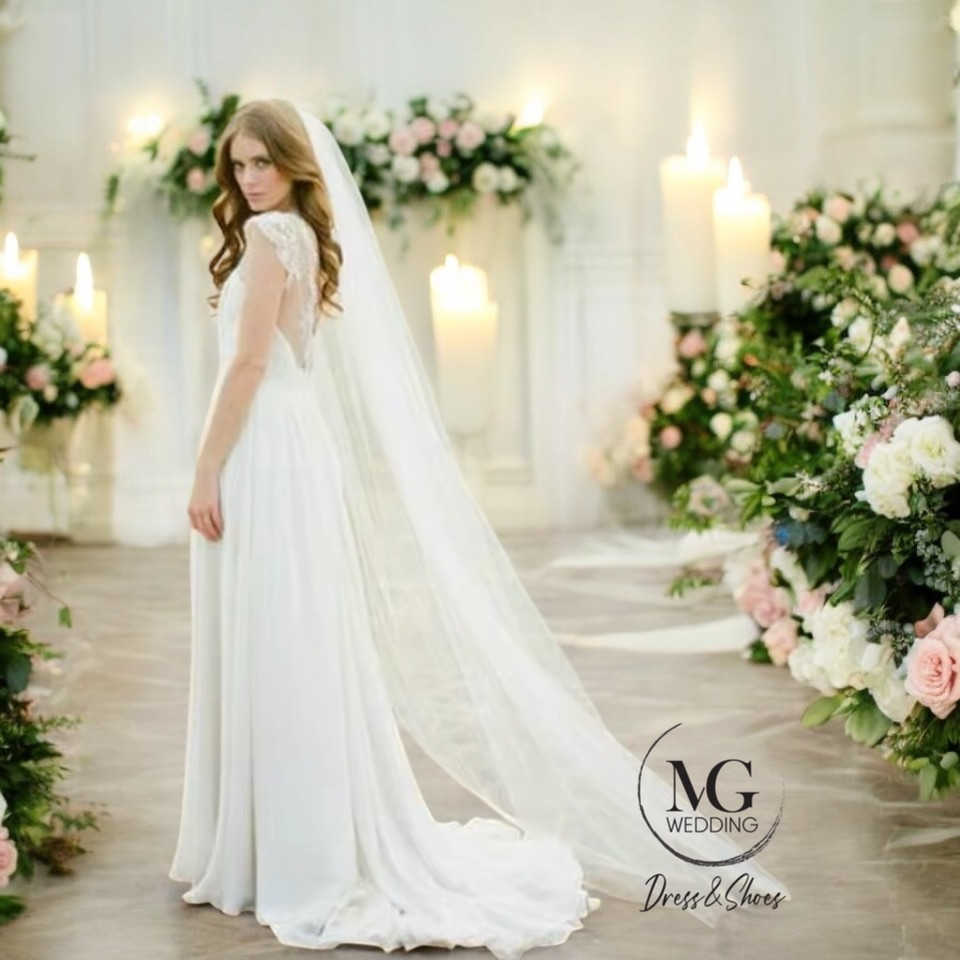 Egyrétegű fésűs, tüllfátyol