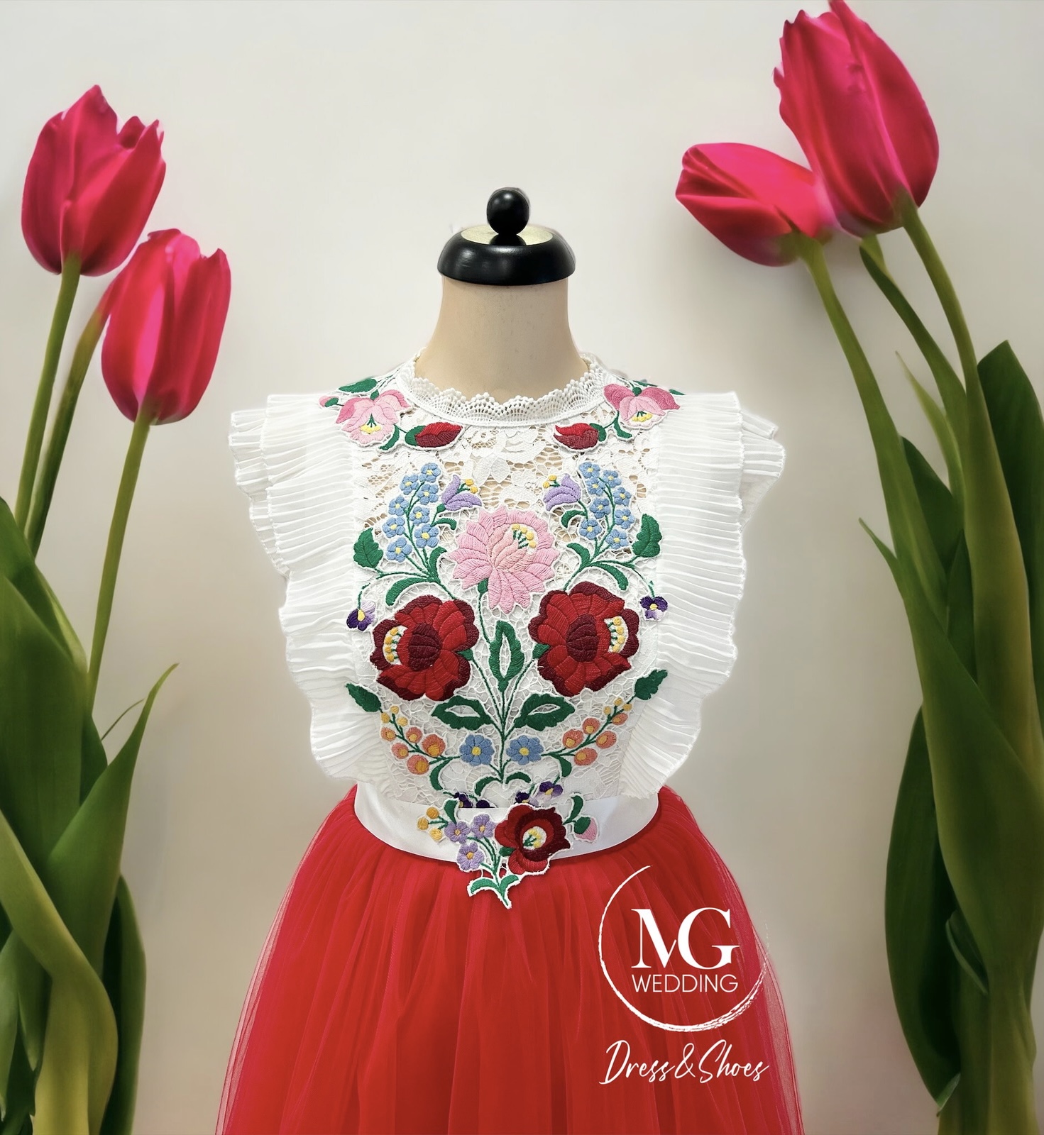 3 részes kézzel hímzett kalocsai mintás menyecskeruha - Image 2