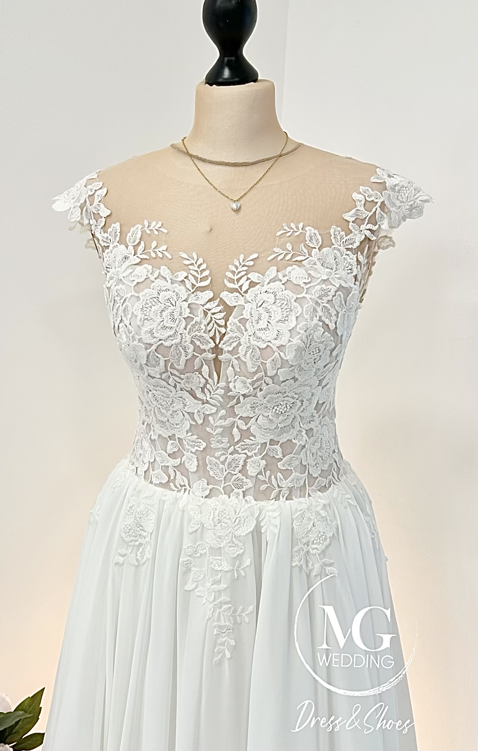 Gréta sifon Fűzős Hátú Menyasszonyi Ruha - Image 3