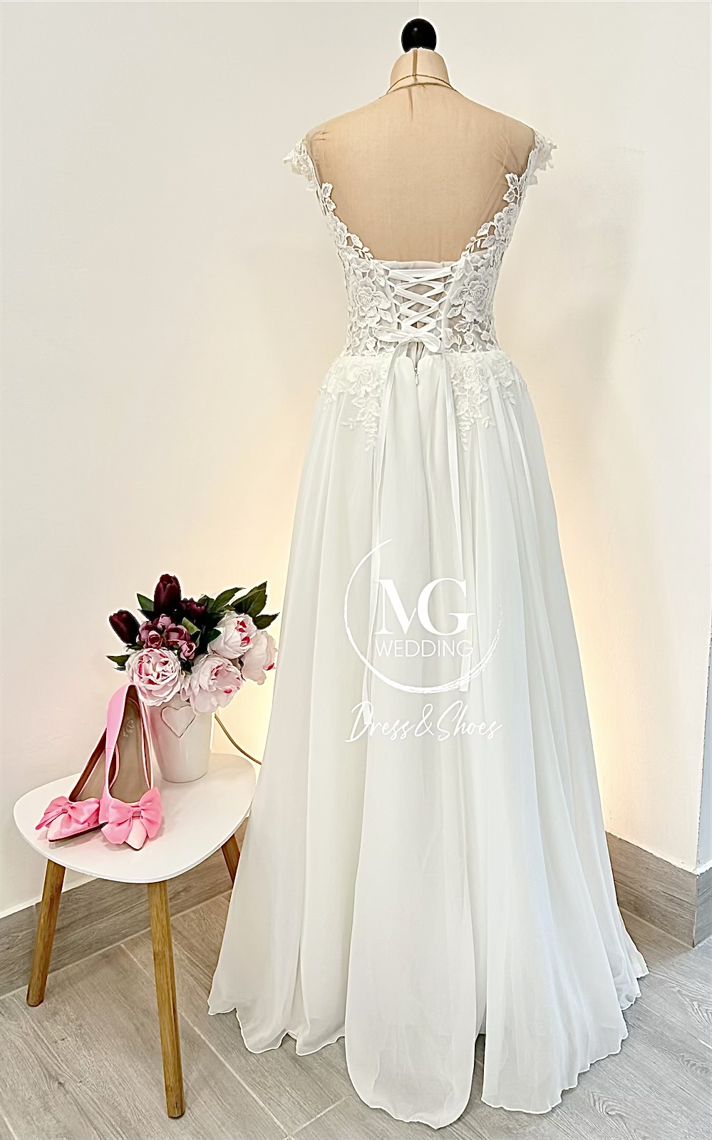 Gréta sifon Fűzős Hátú Menyasszonyi Ruha - Image 2