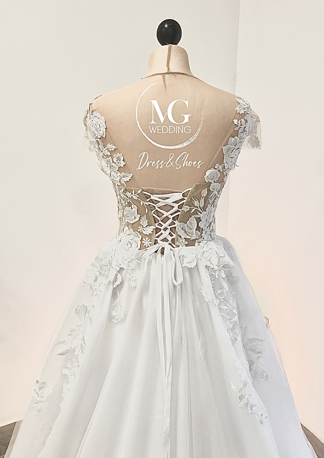 Krisztina Tüll Menyasszonyi Ruha Fűzős hátú - Image 4