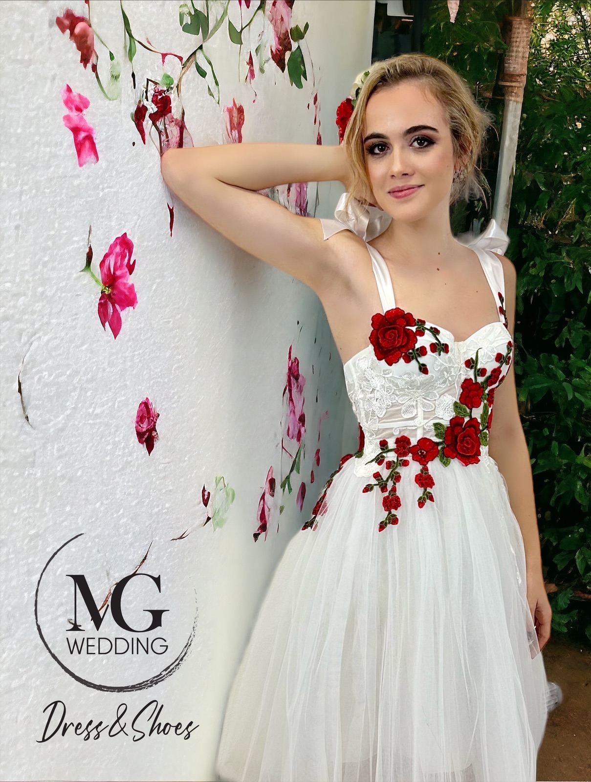 Fehér tüll , Piros rózsás Menyecskeruha - Image 7