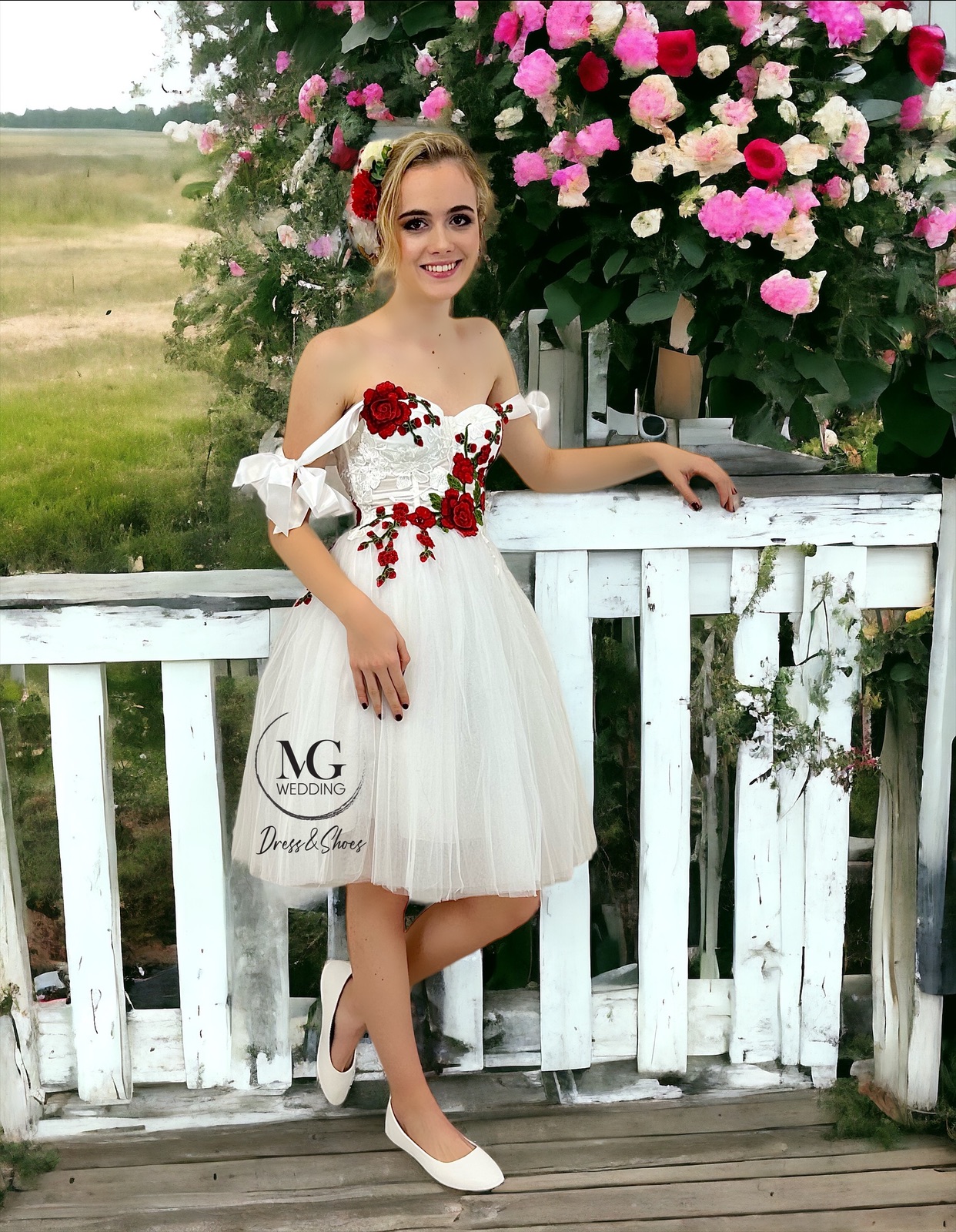 Fehér tüll , Piros rózsás Menyecskeruha - Image 8